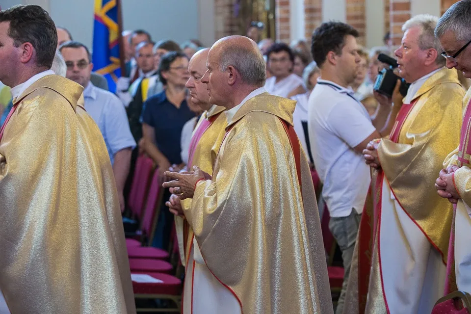 Uroczyste poświęcenie witraży w Zuzeli (zdjęcia)