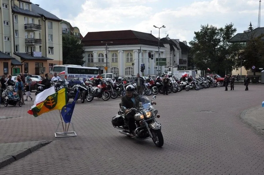 Rajd Katyński w Ostrowi Maz. (zdjęcia)