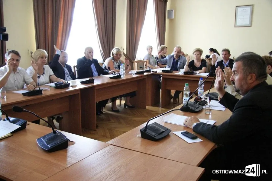 Powiat ostrowski otrzyma 1,3 mln zł na drogi