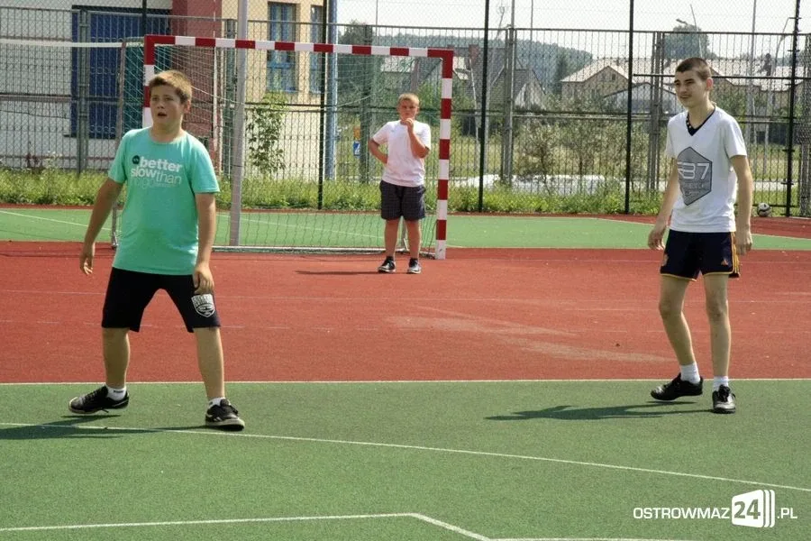 Wakacyjne rozgrywki piłki nożnej (zdjęcia)