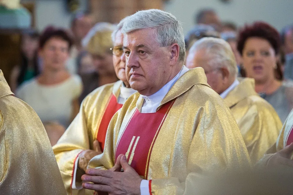 Uroczyste poświęcenie witraży w Zuzeli (zdjęcia)
