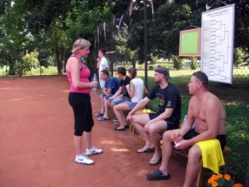 Tenisowy turniej na kortach ostrowskiego MOSiR (zdjęcia)