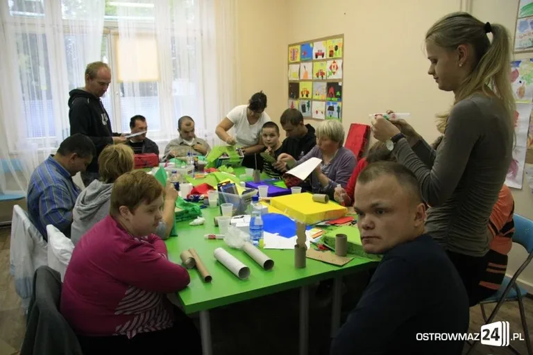 Niepełnosprawni w Amelii budowali miasto (zdjęcia)