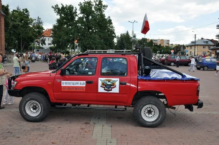 Rajd Katyński w Ostrowi Maz. (zdjęcia)