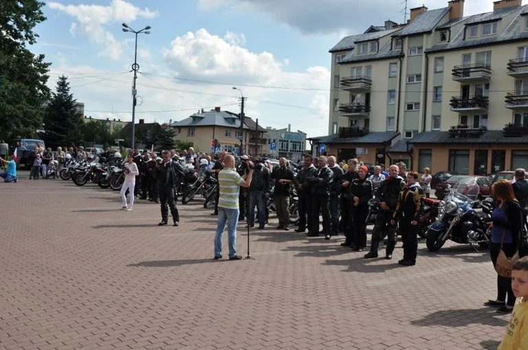 Rajd Katyński w Ostrowi Maz. (zdjęcia)