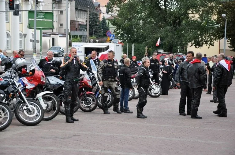 Rajd Katyński w Ostrowi Maz. (zdjęcia)