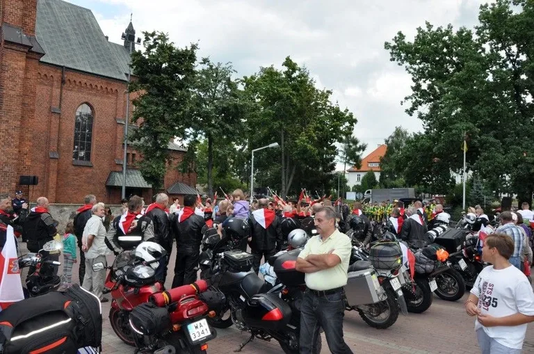 Rajd Katyński w Ostrowi Maz. (zdjęcia)
