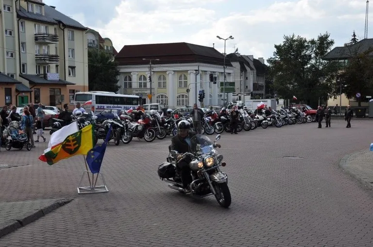 Rajd Katyński w Ostrowi Maz. (zdjęcia)