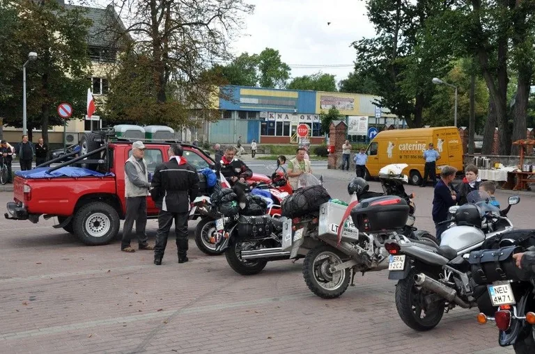 Rajd Katyński w Ostrowi Maz. (zdjęcia)