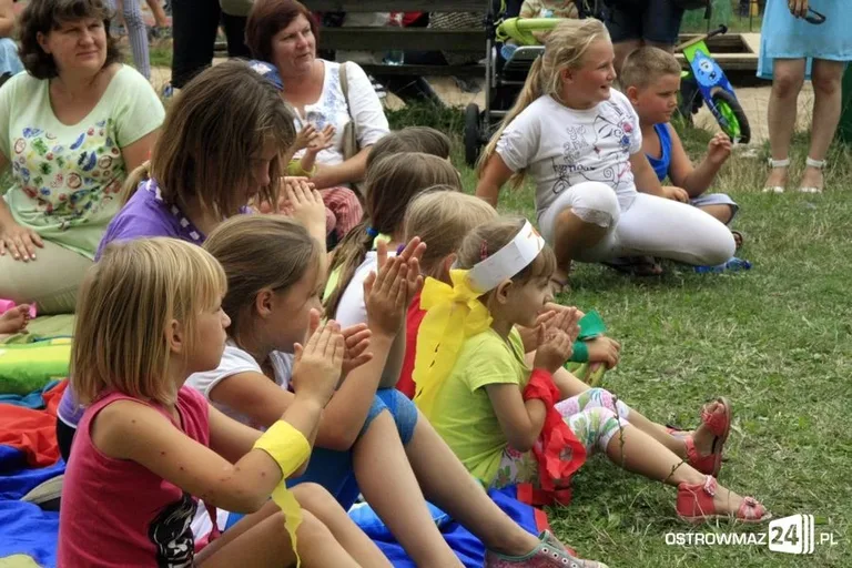 'Wakacyjne Podwórko' przy domu kultury (zdjęcia, wideo)