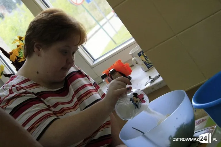 Niepełnosprawni lepili pierogi (zdjęcia)