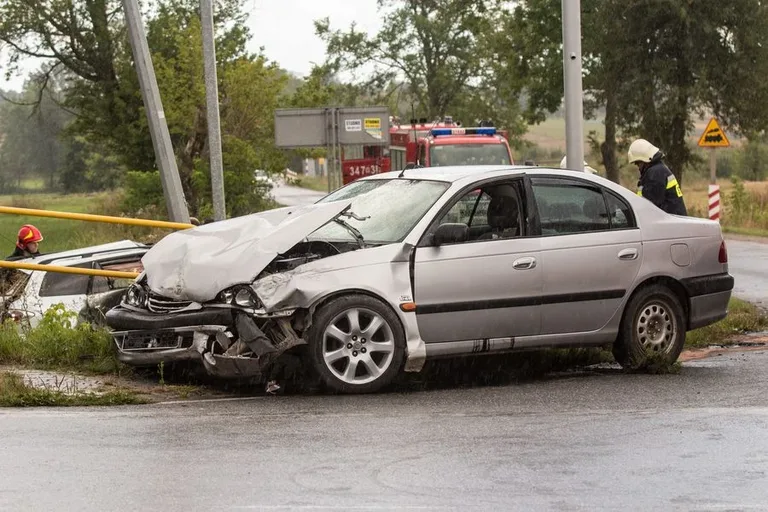 Wypadek w Ponikwi Małej (zdjęcia)