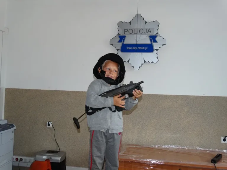 Dzieci w ostrowskiej komendzie (zdjęcia)