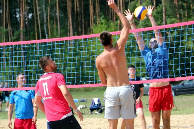 Siatkarskie emocje na plaży (zdjęcia, wideo)