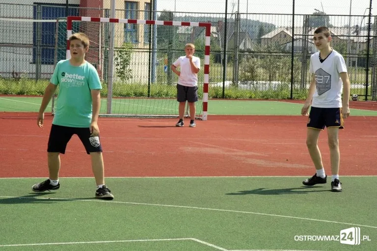 Wakacyjne rozgrywki piłki nożnej (zdjęcia)