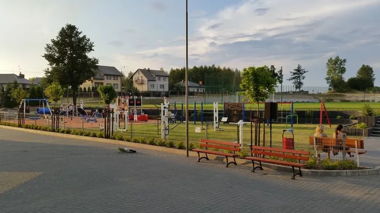 Plac zabaw w Wąsewie tętni życiem (zdjęcia)