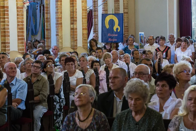 Uroczyste poświęcenie witraży w Zuzeli (zdjęcia)