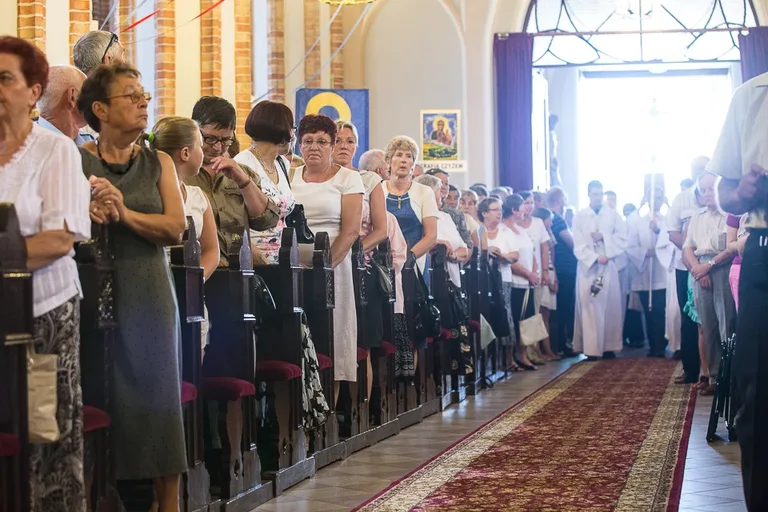 Uroczyste poświęcenie witraży w Zuzeli (zdjęcia)