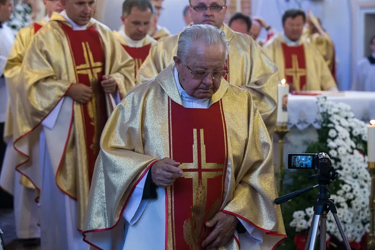 Uroczyste poświęcenie witraży w Zuzeli (zdjęcia)