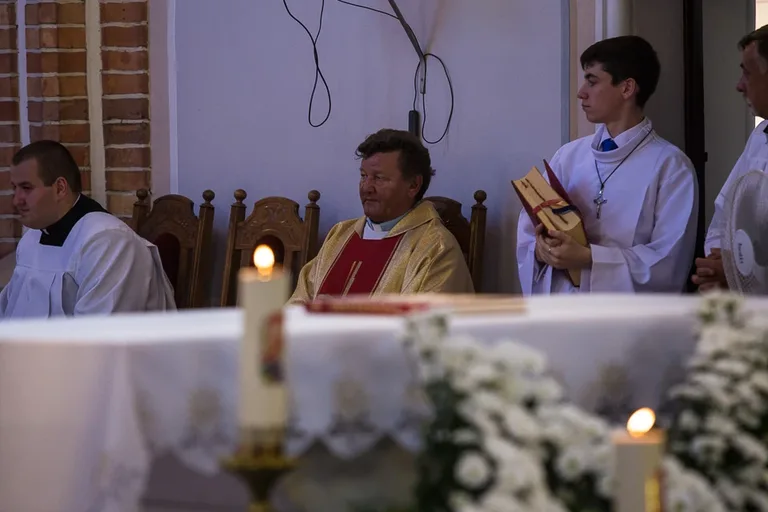 Uroczyste poświęcenie witraży w Zuzeli (zdjęcia)