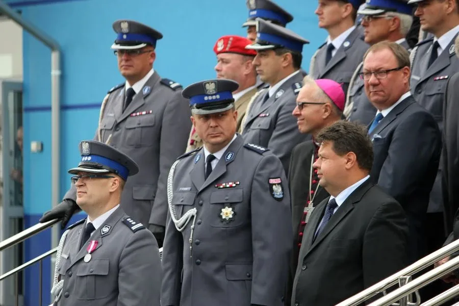 Ostrowscy policjanci odznaczeni (zdjęcia, wideo)