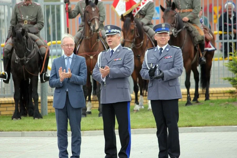 Ostrowscy policjanci odznaczeni (zdjęcia, wideo)
