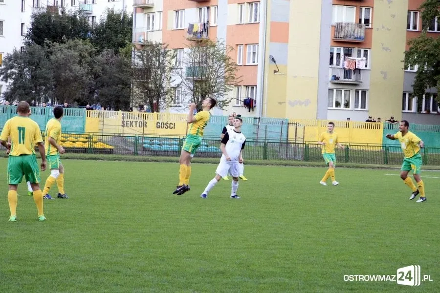 Sędzia główny gwiazdą meczu KS Ostrovia (zdjęcia, wideo)