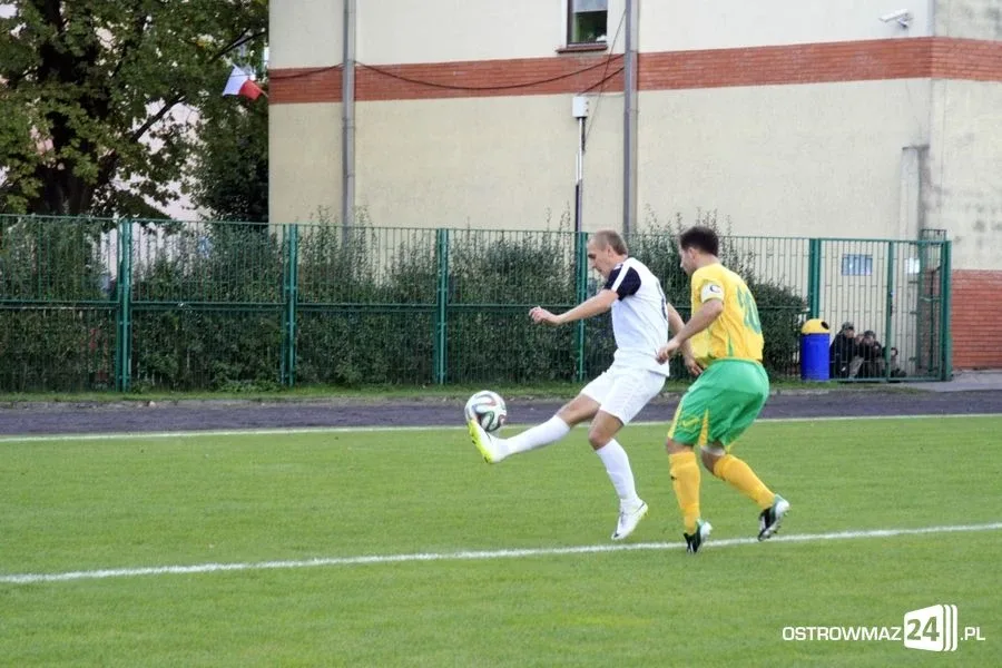 Sędzia główny gwiazdą meczu KS Ostrovia (zdjęcia, wideo)