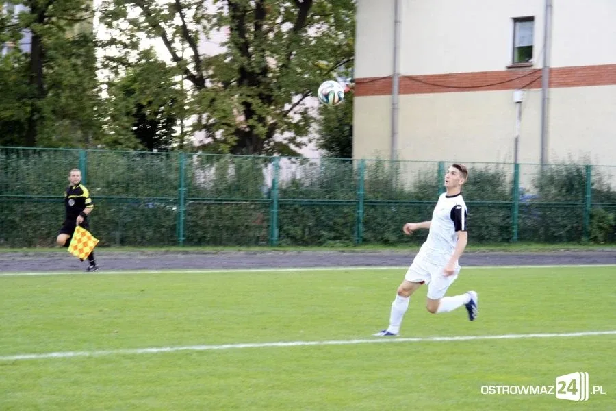 Sędzia główny gwiazdą meczu KS Ostrovia (zdjęcia, wideo)