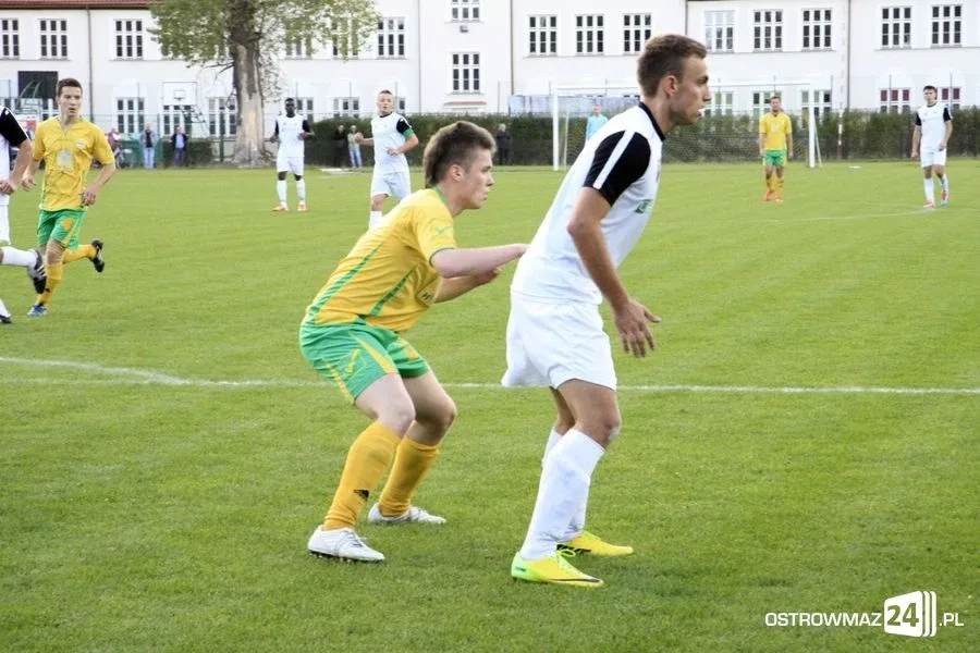 Sędzia główny gwiazdą meczu KS Ostrovia (zdjęcia, wideo)
