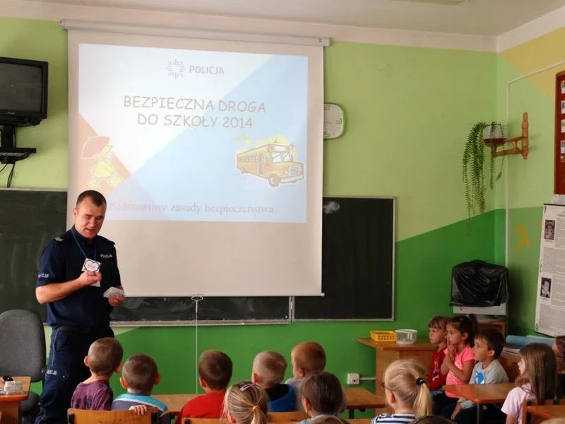Policjanci odwiedzili dzieci w Komorowie (zdjęcia)
