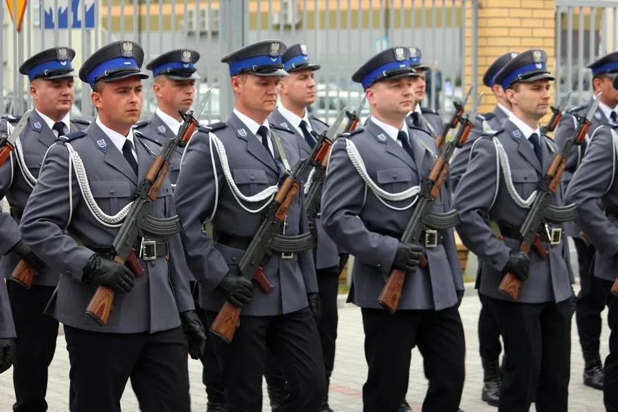 Ostrowscy policjanci odznaczeni (zdjęcia, wideo)