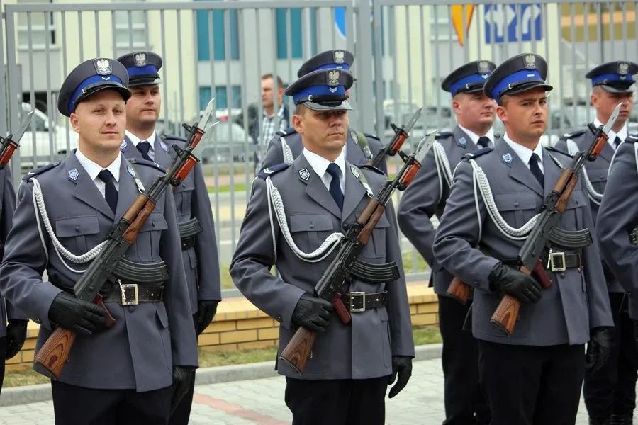Ostrowscy policjanci odznaczeni (zdjęcia, wideo)