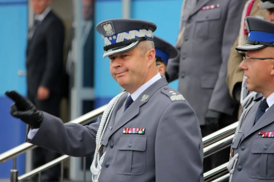 Ostrowscy policjanci odznaczeni (zdjęcia, wideo)