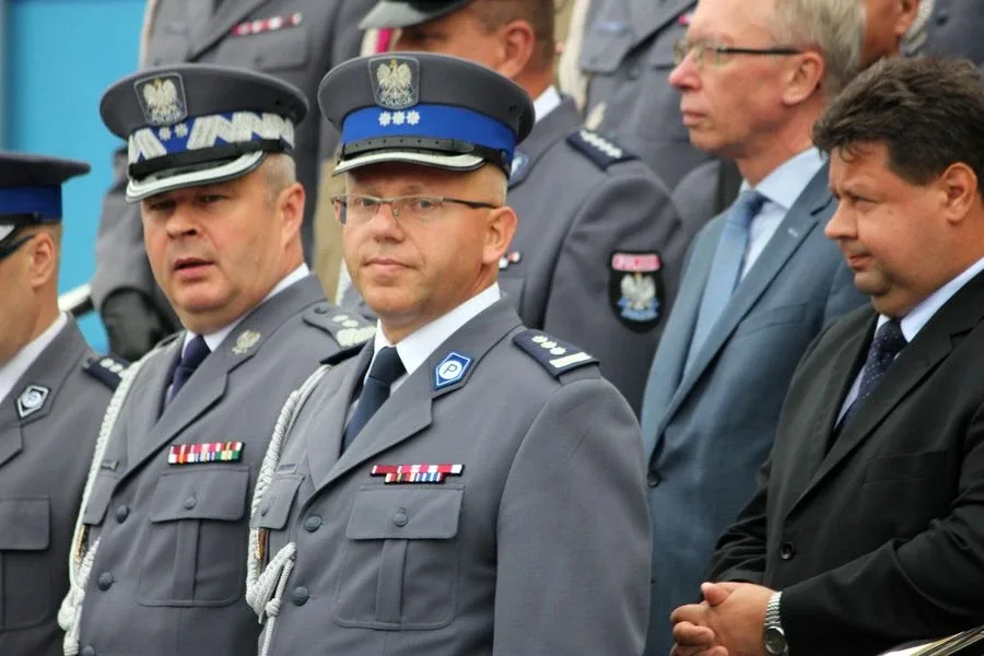 Ostrowscy policjanci odznaczeni (zdjęcia, wideo)