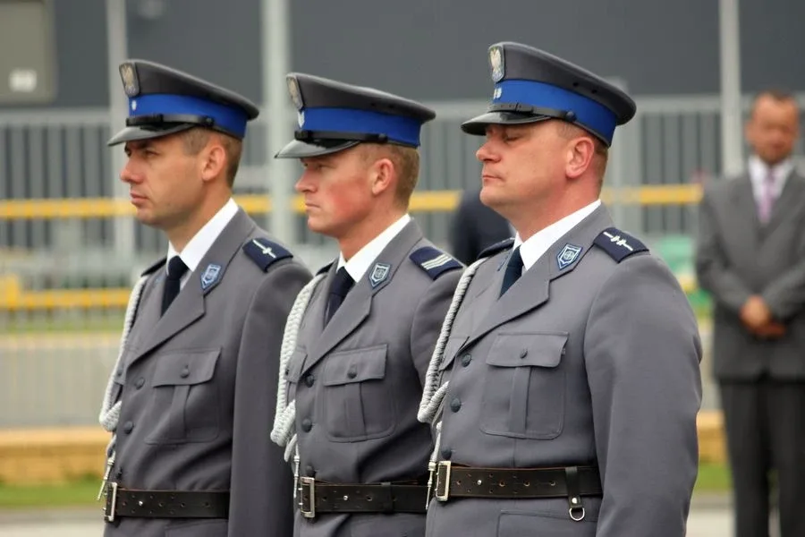 Ostrowscy policjanci odznaczeni (zdjęcia, wideo)