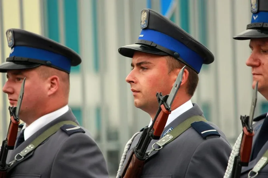 Ostrowscy policjanci odznaczeni (zdjęcia, wideo)