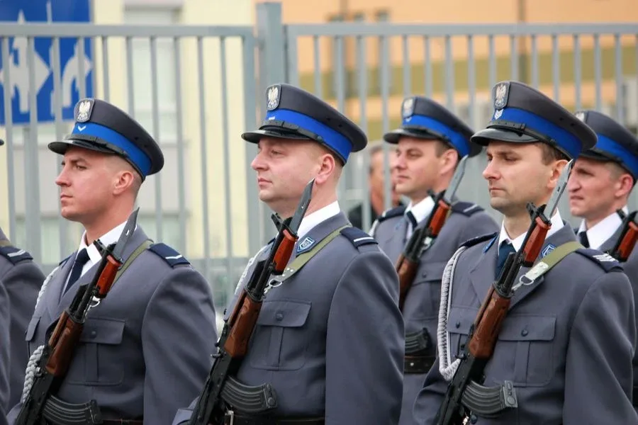 Ostrowscy policjanci odznaczeni (zdjęcia, wideo)