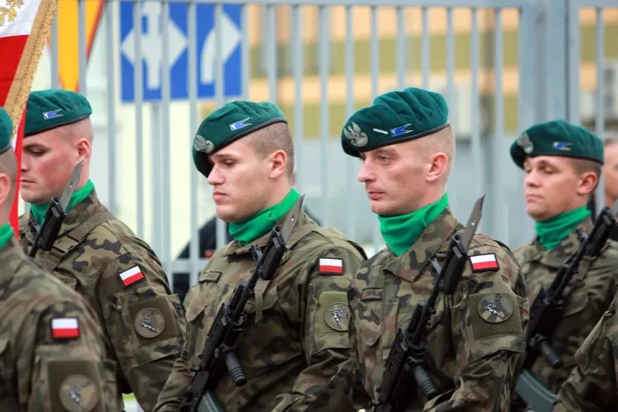 Ostrowscy policjanci odznaczeni (zdjęcia, wideo)