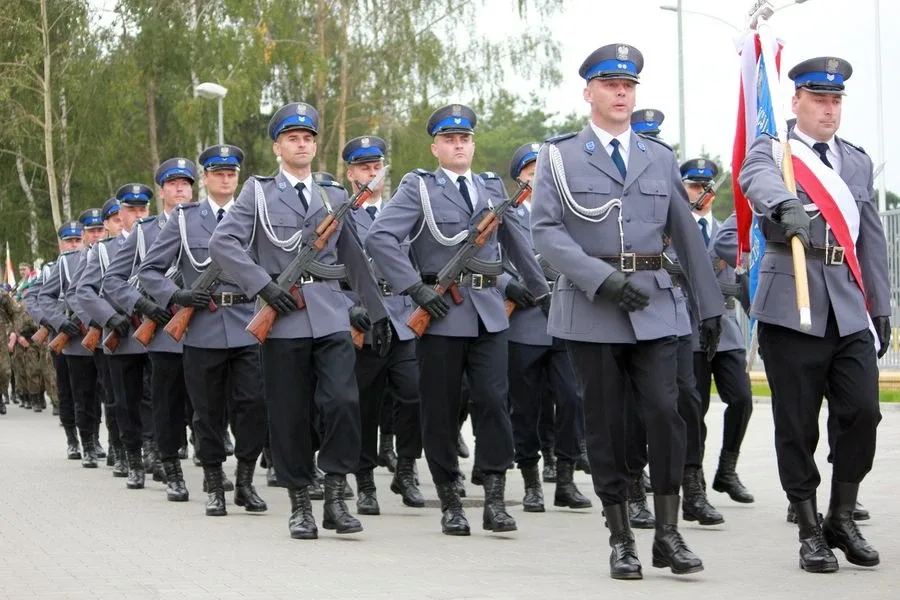 Ostrowscy policjanci odznaczeni (zdjęcia, wideo)