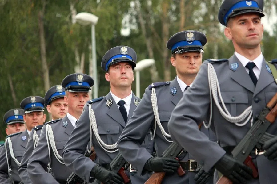 Ostrowscy policjanci odznaczeni (zdjęcia, wideo)