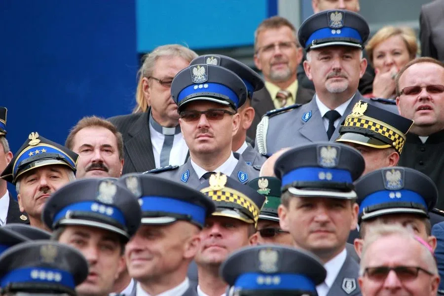 Ostrowscy policjanci odznaczeni (zdjęcia, wideo)