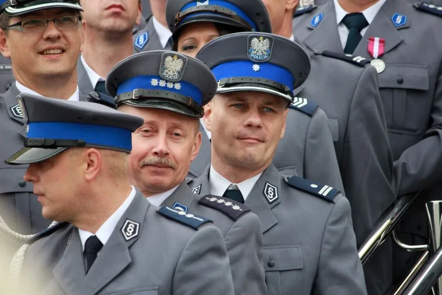 Ostrowscy policjanci odznaczeni (zdjęcia, wideo)