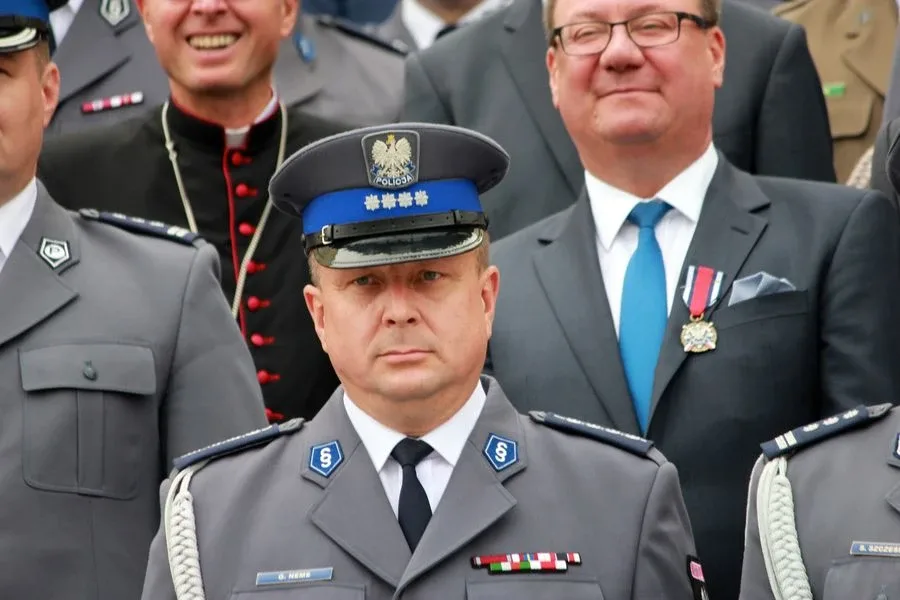Ostrowscy policjanci odznaczeni (zdjęcia, wideo)