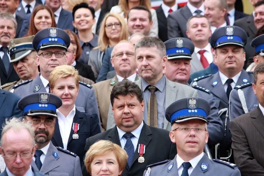 Ostrowscy policjanci odznaczeni (zdjęcia, wideo)