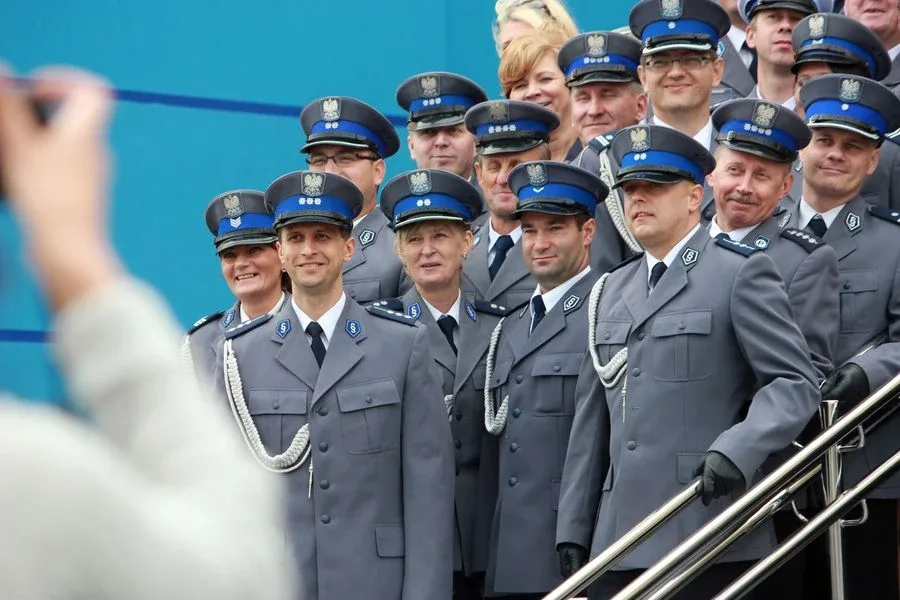 Ostrowscy policjanci odznaczeni (zdjęcia, wideo)