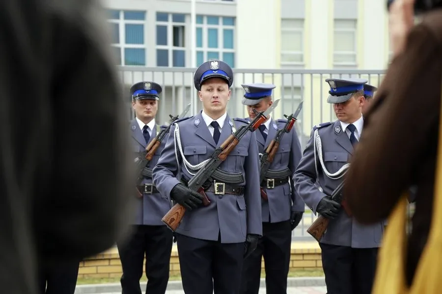 Ostrowscy policjanci odznaczeni (zdjęcia, wideo)