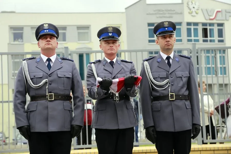 Ostrowscy policjanci odznaczeni (zdjęcia, wideo)