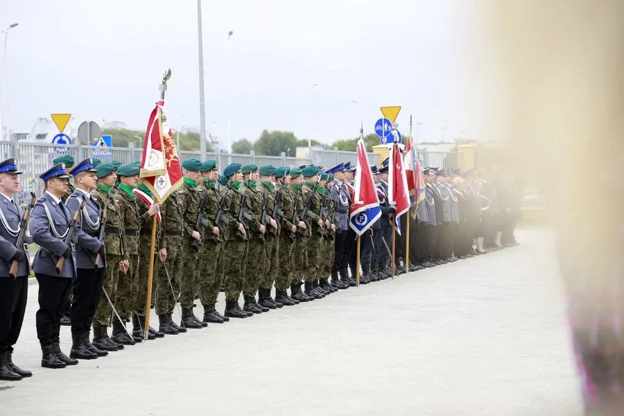 Ostrowscy policjanci odznaczeni (zdjęcia, wideo)