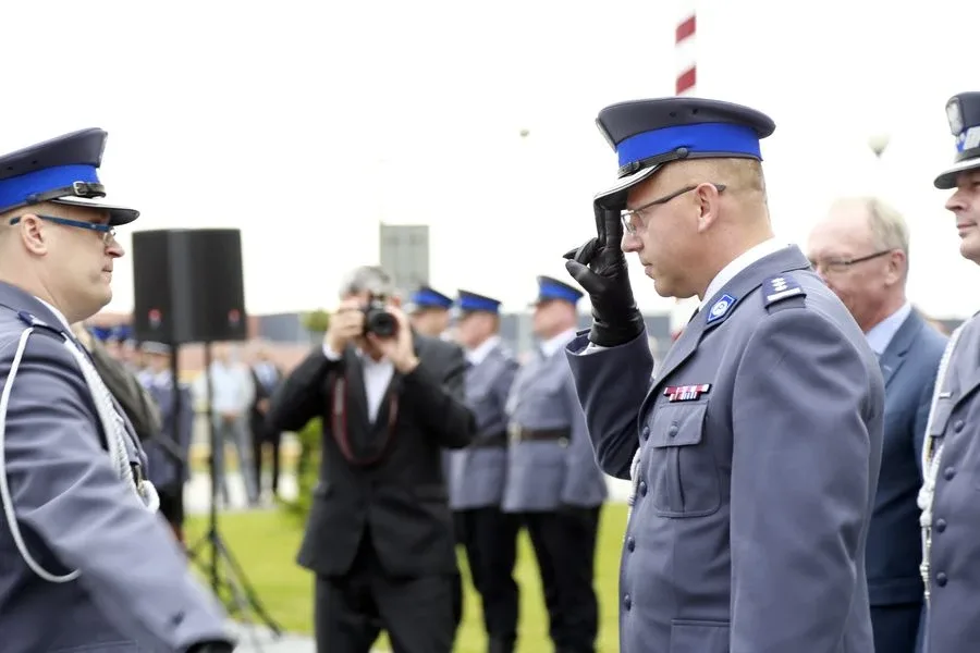 Ostrowscy policjanci odznaczeni (zdjęcia, wideo)